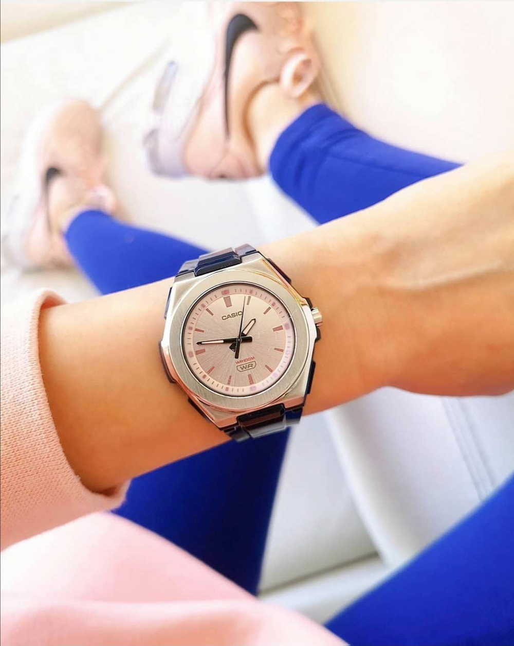 Часы Casio LWA-300H-2EVEF