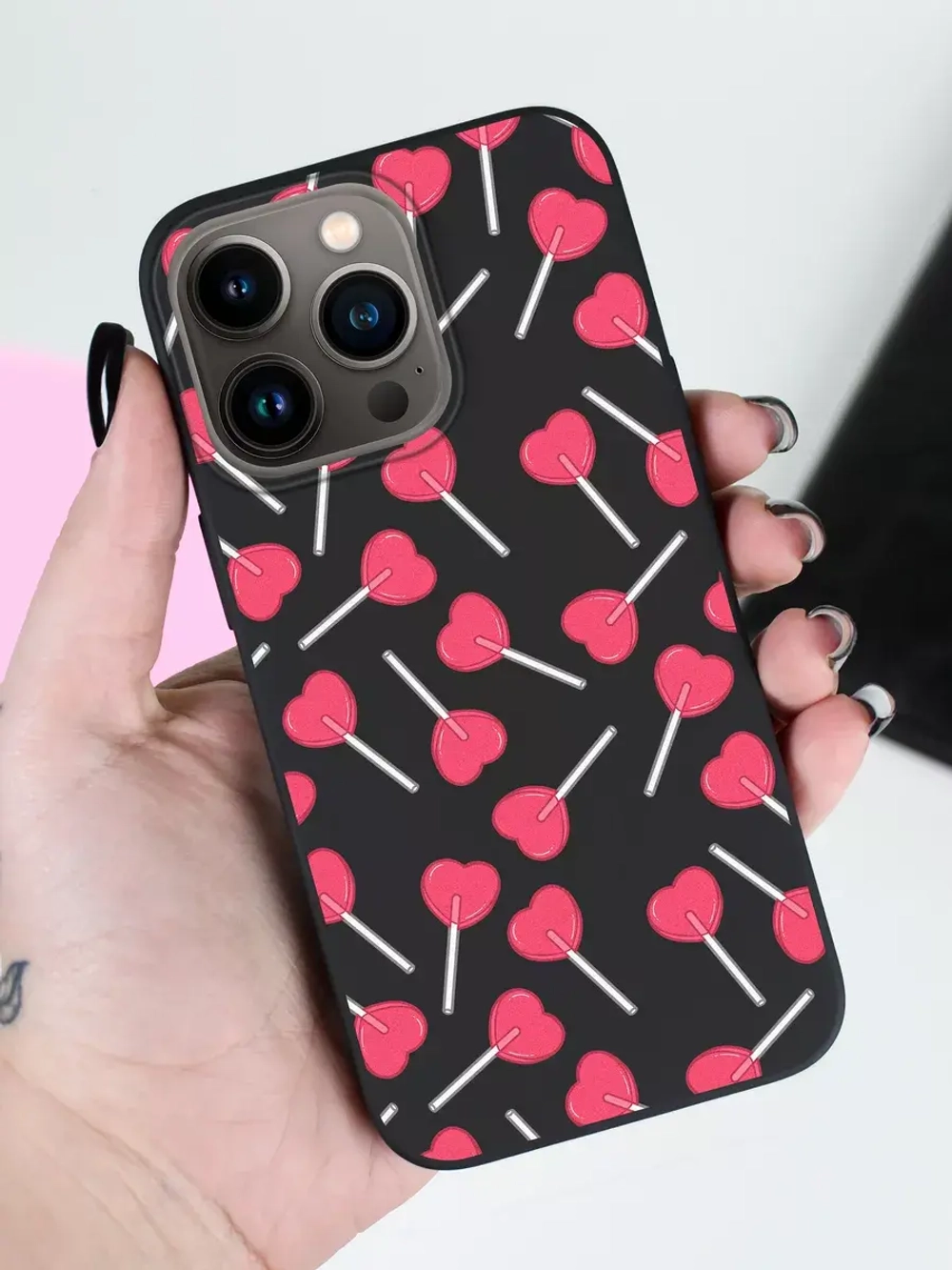 Чехол на iPhone 15 Pro с принтом