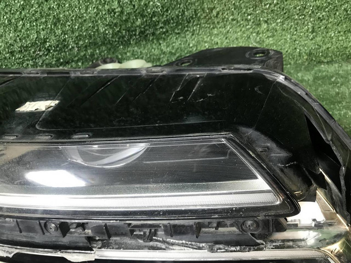 Битая Фара правая Genesis GV80 (2020-2023) LED