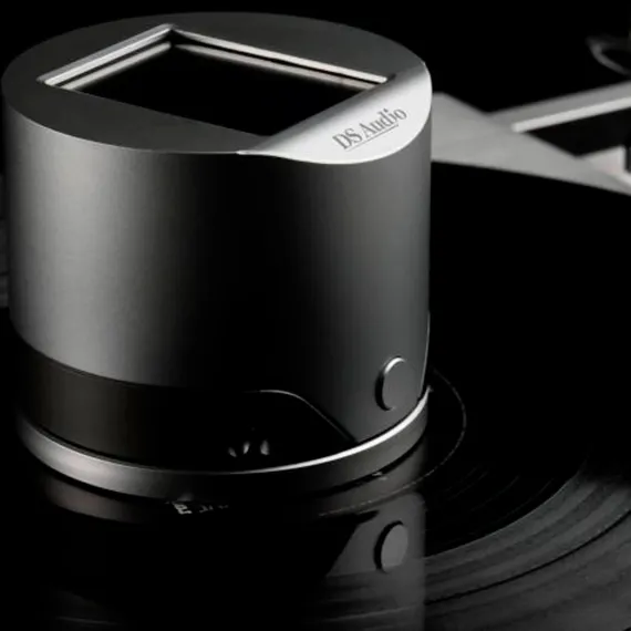 DS Audio ES-001 Stabilizer Silver