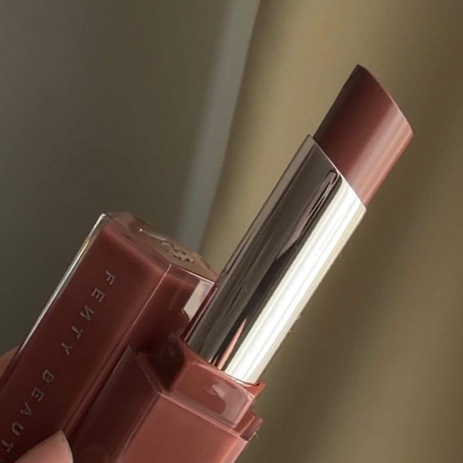 ГЛЯНЦЕВАЯ ПОМАДА ДЛЯ ГУБ FENTY BEAUTY HIGH-SHINE GLOSS