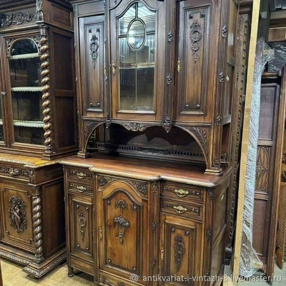 Старинный буфет