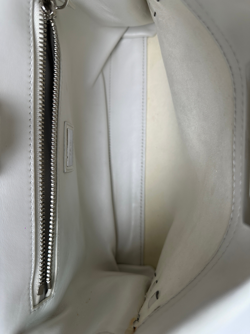 Сумка Fendi Peekaboo Medium Fiocco Bianca