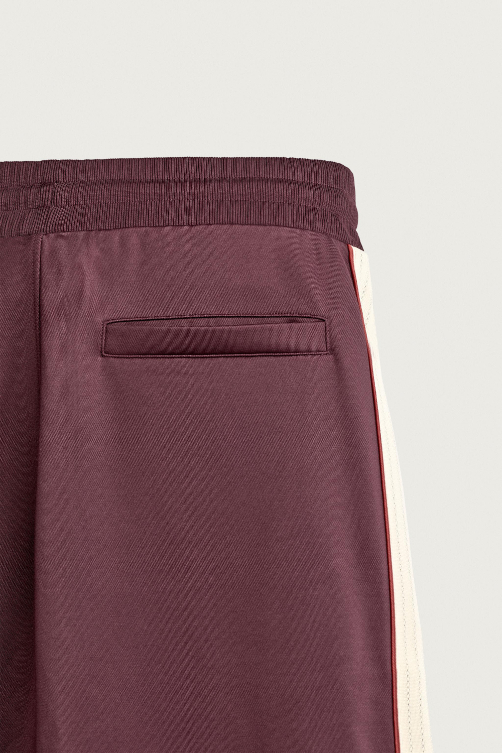 СПОРТИВНЫЕ БРЮКИ В РЕТРО-СТИЛЕ С КОНТРАСТНЫМИ ЛАМПАСАМИ — ZARA