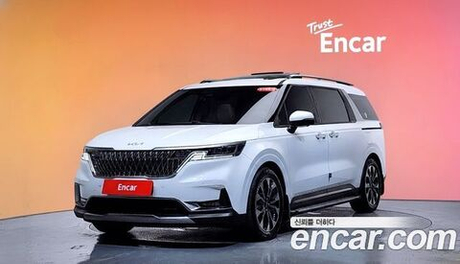 KIA Canival Gasoline 9-Seater Signature — 2023