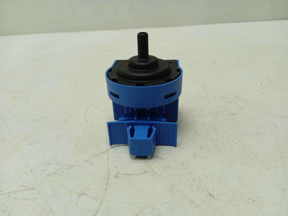 RST703D кт169 Датчик уровня воды для стиральной машины Hotpoint-Ariston RST703D б/у