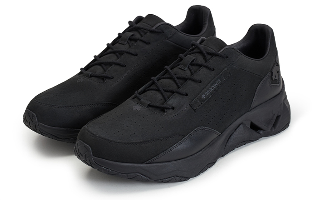DESCENTE TRAINING Abrasion Resistant Slip Resistant Low top Training Shoes Men"s Black
