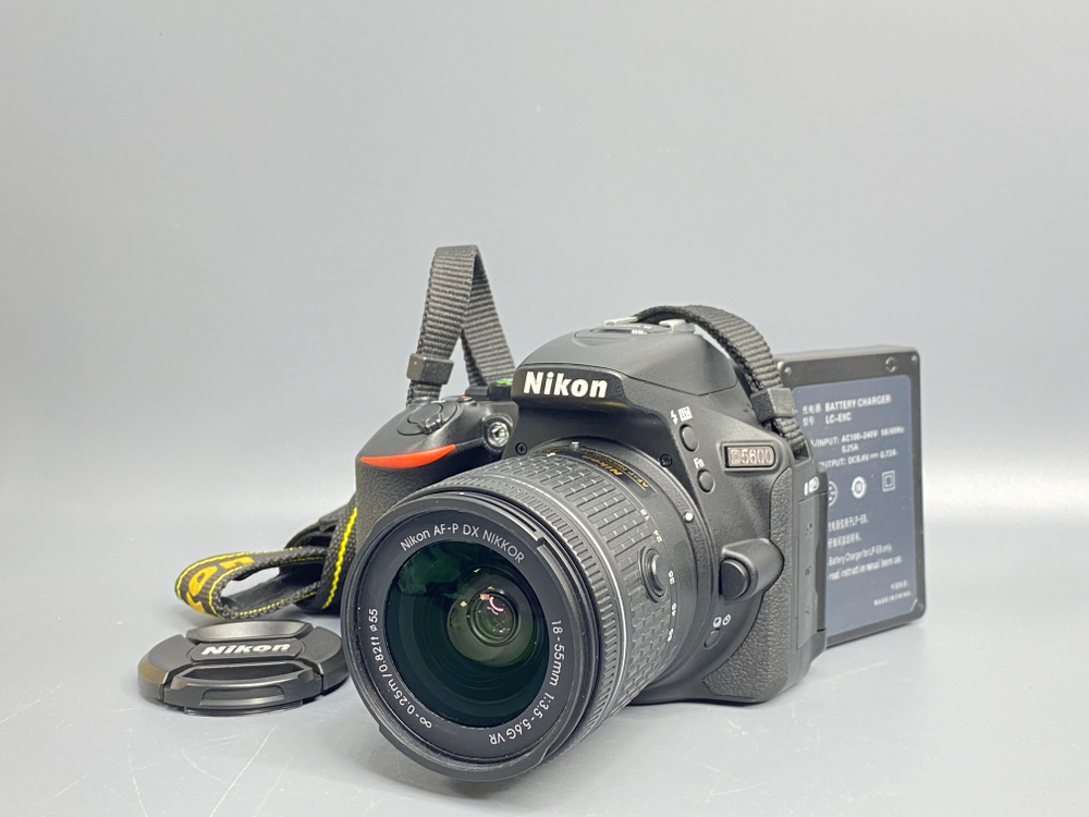 Nikon D5600 kit AF-P 18-55mm VR 4.100 кадров