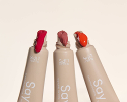 Say Hi Glassy Lips - Тонирующий бальзам для губ с пептидами оттенок Nude, 10 ml