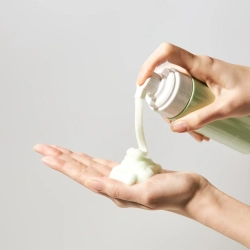 [VVBETTER] Пенка для умывания балансирующая с юдзу и цинком JEJU YUJA BALANCING BUBBLE CLEANSER, 145 мл