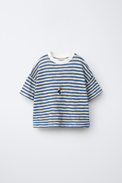 ZARA ФУТБОЛКА В ПОЛОСКУ С ВЫШИВКОЙ, СИНИЙ
