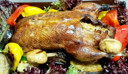 Утка запечённая , фаршированная яблоками (2кг) Предзаказ за (1-2 дня) цена указана за 1 кг продукта
