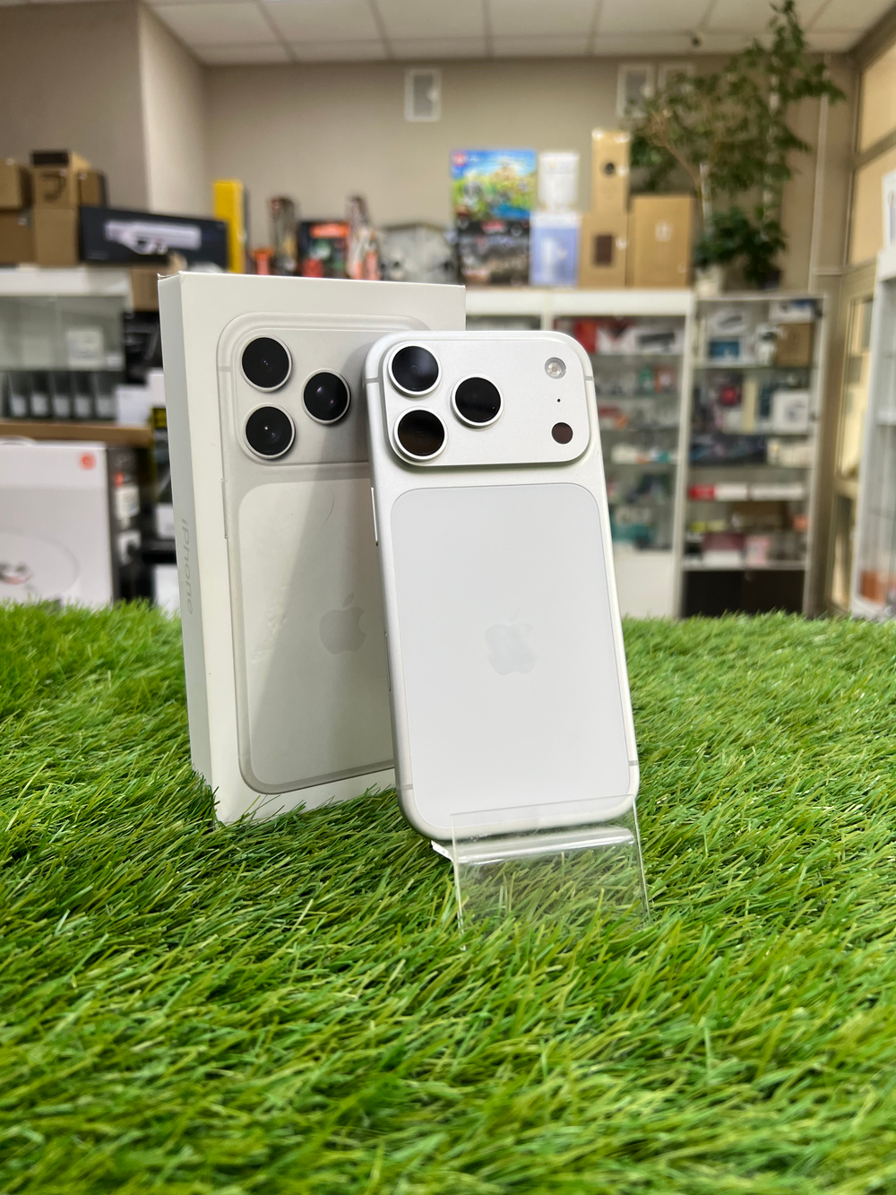 Б/У iPhone 17 Pro 256Gb Silver