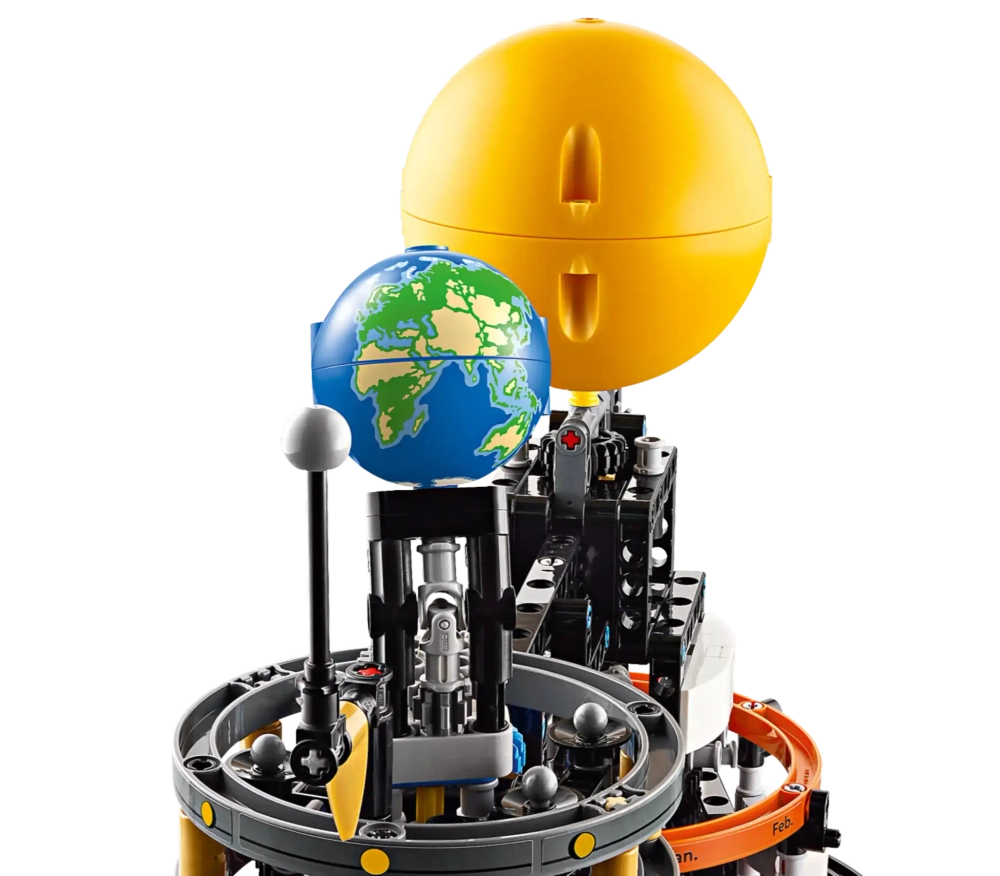 Конструктор LEGO Technic 42179 Планета Земля и Луна на орбите