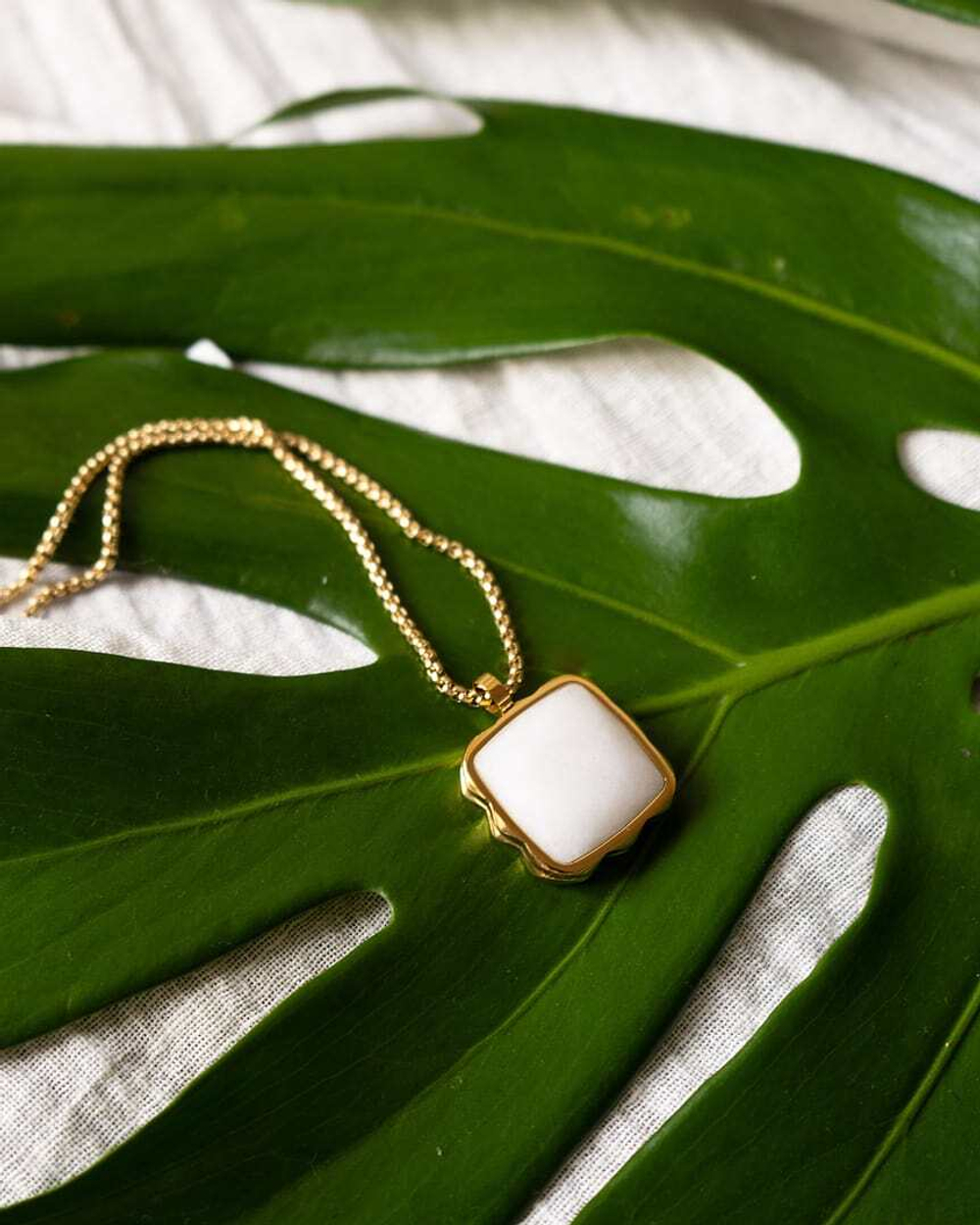 Браслет Coeur de Lion White quartz (April) 1300/30-1400