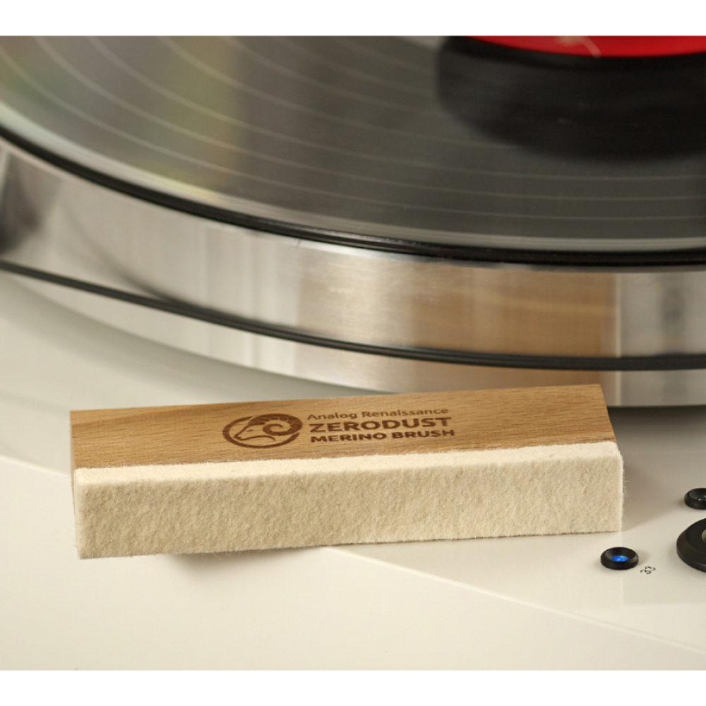 Щетка Антистатическая Для Виниловых Пластинок (Analog Renaissance Zerodust Merino Brush)