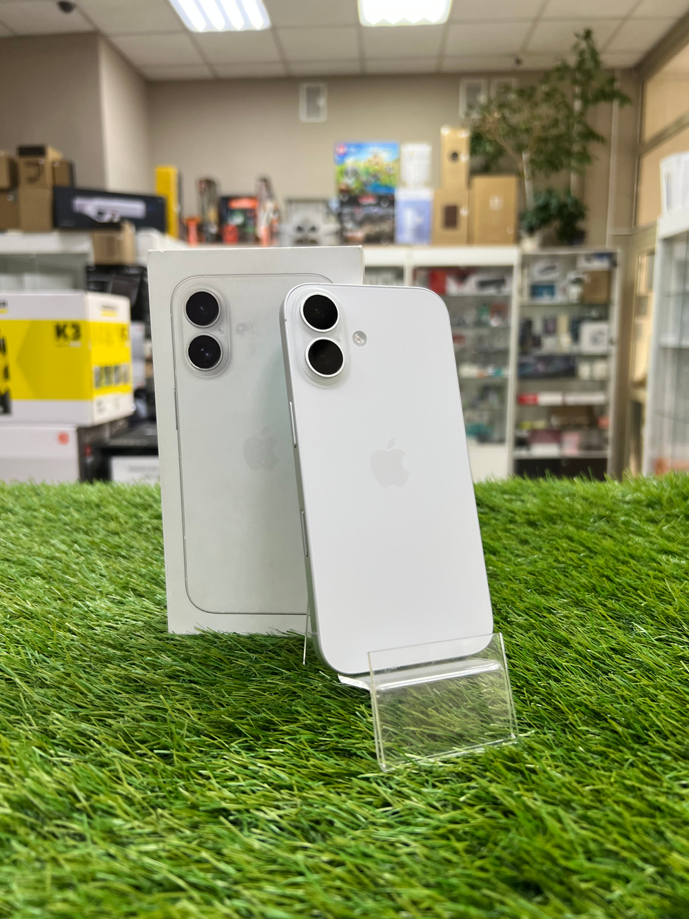 Б/У iPhone 16 256Gb White