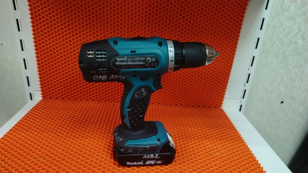 Шуруповерт Makita BDF453