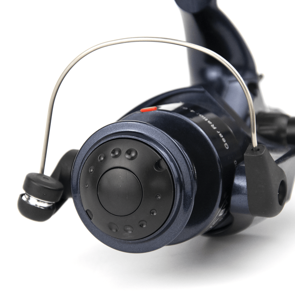 Катушка безынерционная Cobra CB140 (4000, 1BB, графит. шпуля)