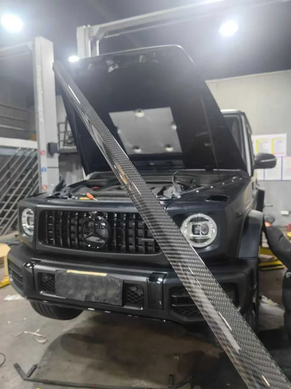 Карбоновый козырек на крышу для Mercedes-Benz W465 2025 G-class Гелик декор Гелентваген