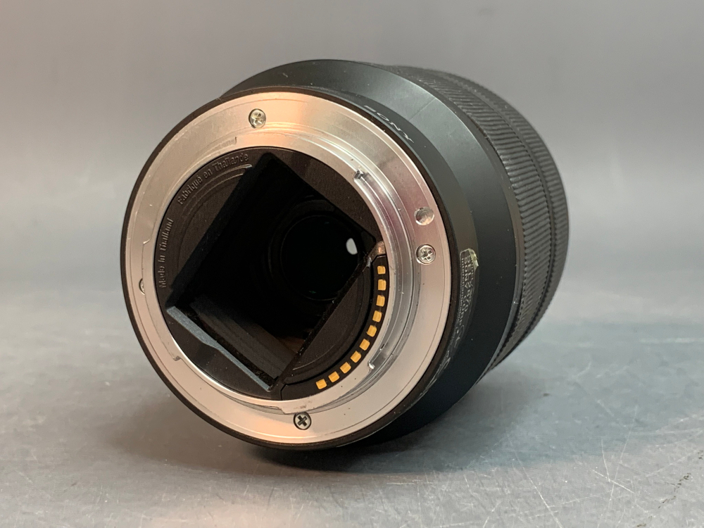Sony FE 28-70mm f/3.5-5.6 OSS, царапки на передне линзе