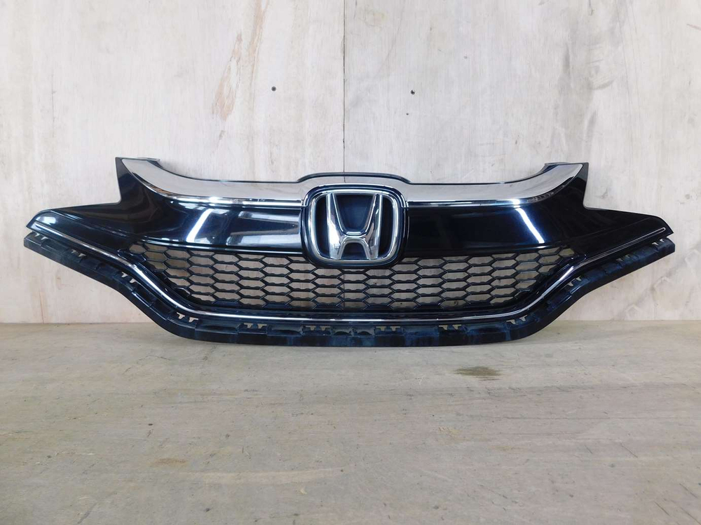 решетка радиатора Honda Fit GP5 GK3
