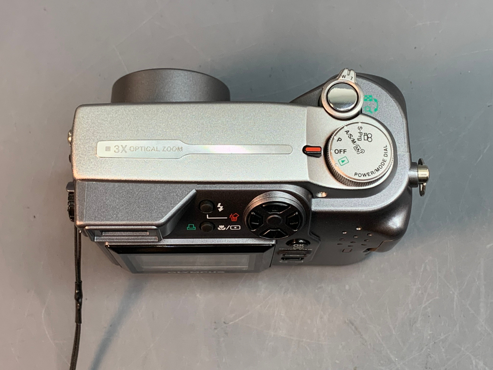 Olympus C-4000 zoom Camedia