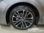 Toyota Camry 2.5 XLE Hybrid — 2025