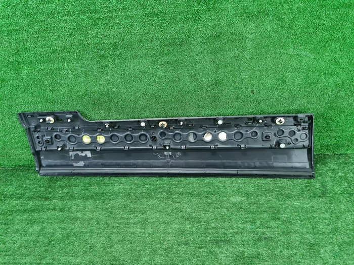 Накладка двери передняя Range Rover Vogue 4 12-22