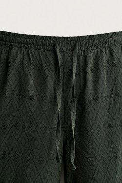 ZARA ШОРТЫ REGULAR FIT С ГЕОМЕТРИЧЕСКИМ ЖАККАРДОВЫМ УЗОРОМ, ЗЕЛЕНЫЙ