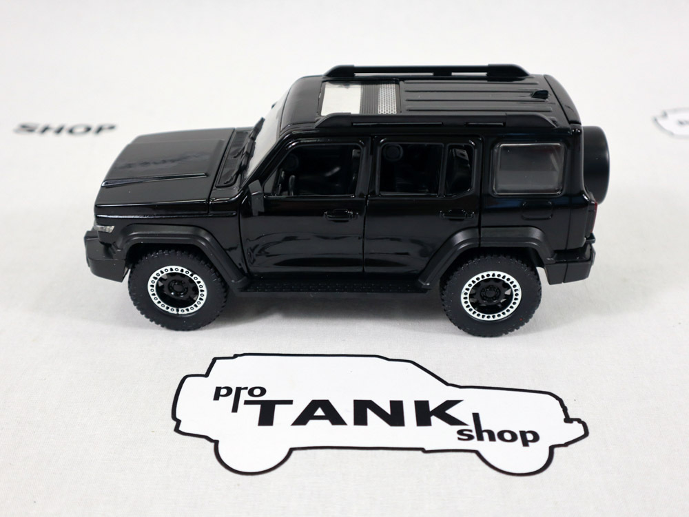 Модель автомобиля TANK 300 (ЧЕРНАЯ) Масштаб 1:24