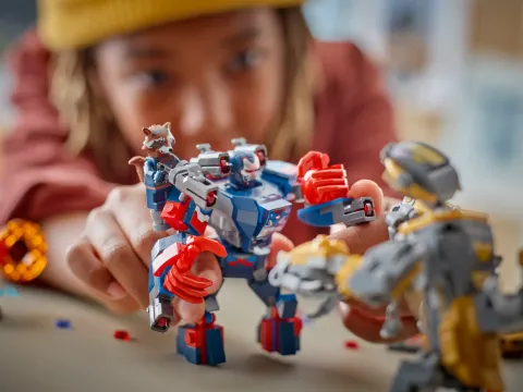 Конструктор LEGO Marvel 76322 Мстители: Эндшпиль Тор против Читаури