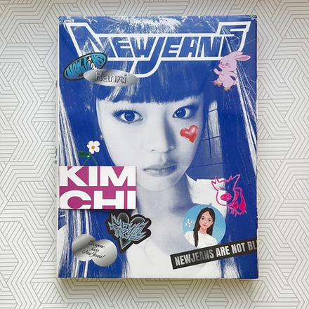 Альбом NewJeans - NewJeans 1st EP [Bluebook ver.] (Ханни)
