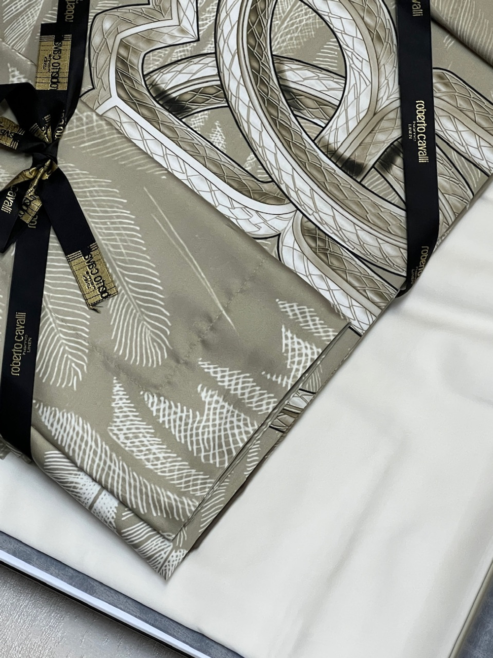 Постельное белье 2 спальное евро макси Roberto Cavalli Plumage Avorio светло-бежевое
