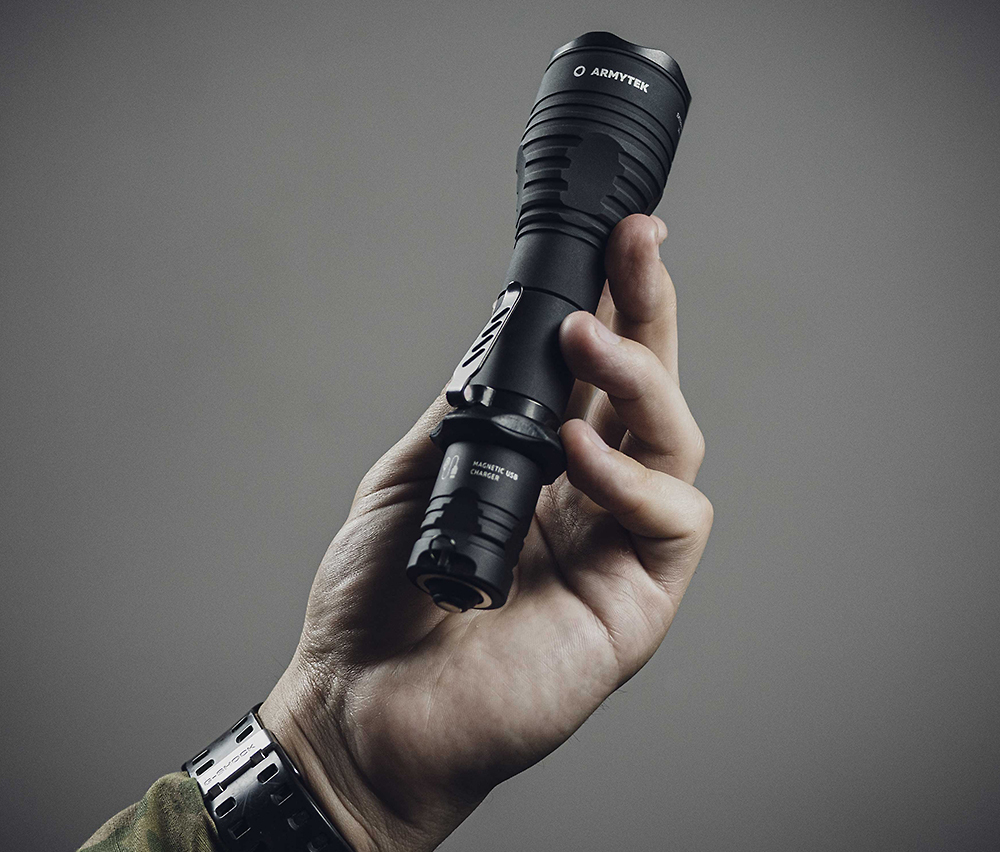 Фонарь Armytek Viking Pro Magnet USB (теплый свет) 2050 Лм F07701W