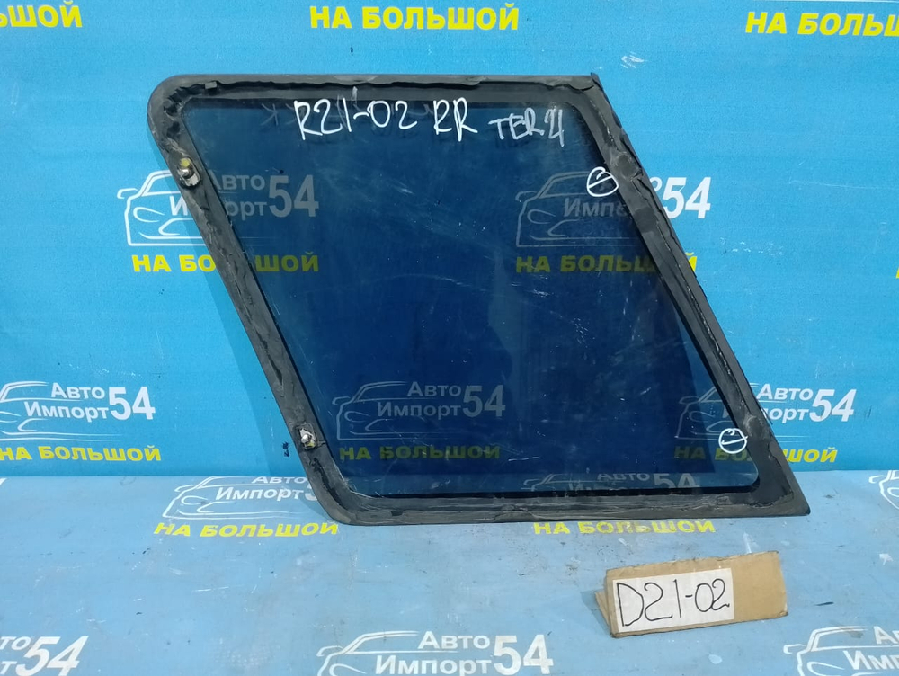 Стекло багажника правое NISSAN TERRANO 1992
