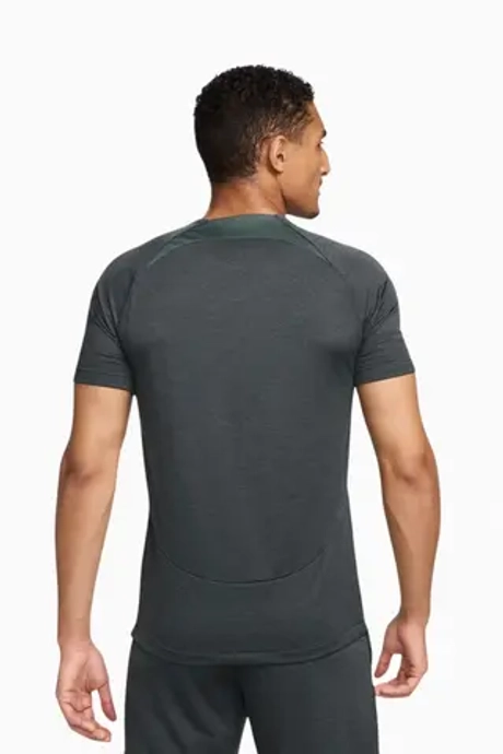Футболка Nike Dri-FIT Academy