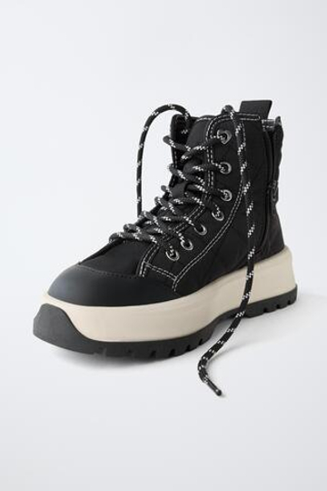 ZARA СТЕГАНЫЕ СПОРТИВНЫЕ БОТИНКИ, ЧЕРНЫЙ