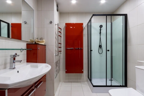 Душевая кабина Loranto NEO 100x100x(190+15) c низким поддоном 15см, прозрачное закаленное стекло 5 мм,задние стеклянные стенки белые, профиль черный-матовый (CS-21801-100)