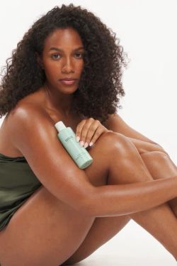 Jan Marini BIOGLYCOLIC® RESURFACING BODY SCRUB Скраб для тела с двойным полирующим действием. Объем: 178 мл