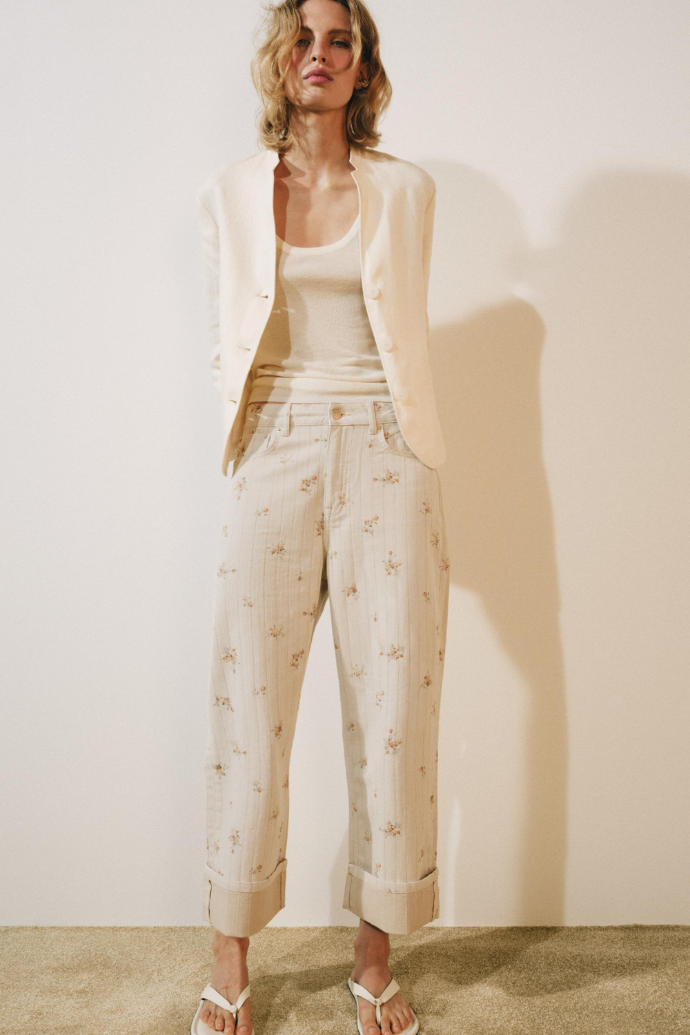ДЖИНСЫ TAPERED СО СРЕДНЕЙ ПОСАДКОЙ И ЦВЕТОЧНЫМ ПРИНТОМ — ZW COLLECTION — ZARA