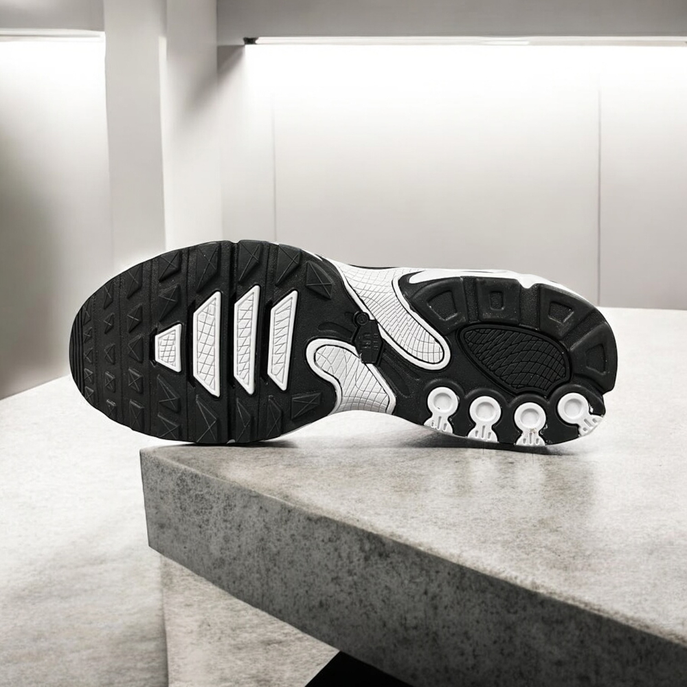 Nike Air Max Plus • Phantom Tuned Air