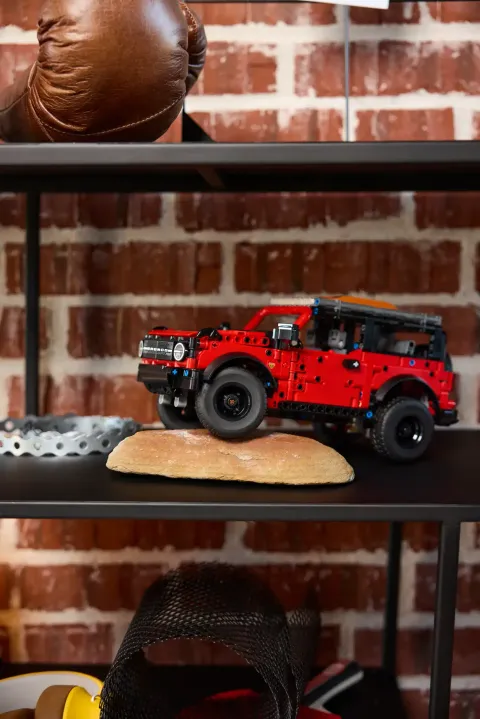 Конструктор LEGO Technic 42213 Внедорожник Ford Bronco