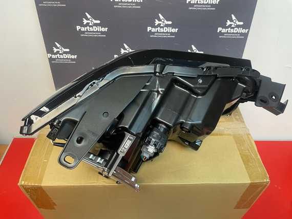 Фара передняя левая Mazda CX-30 ОРИГИНАЛ DFR551040E