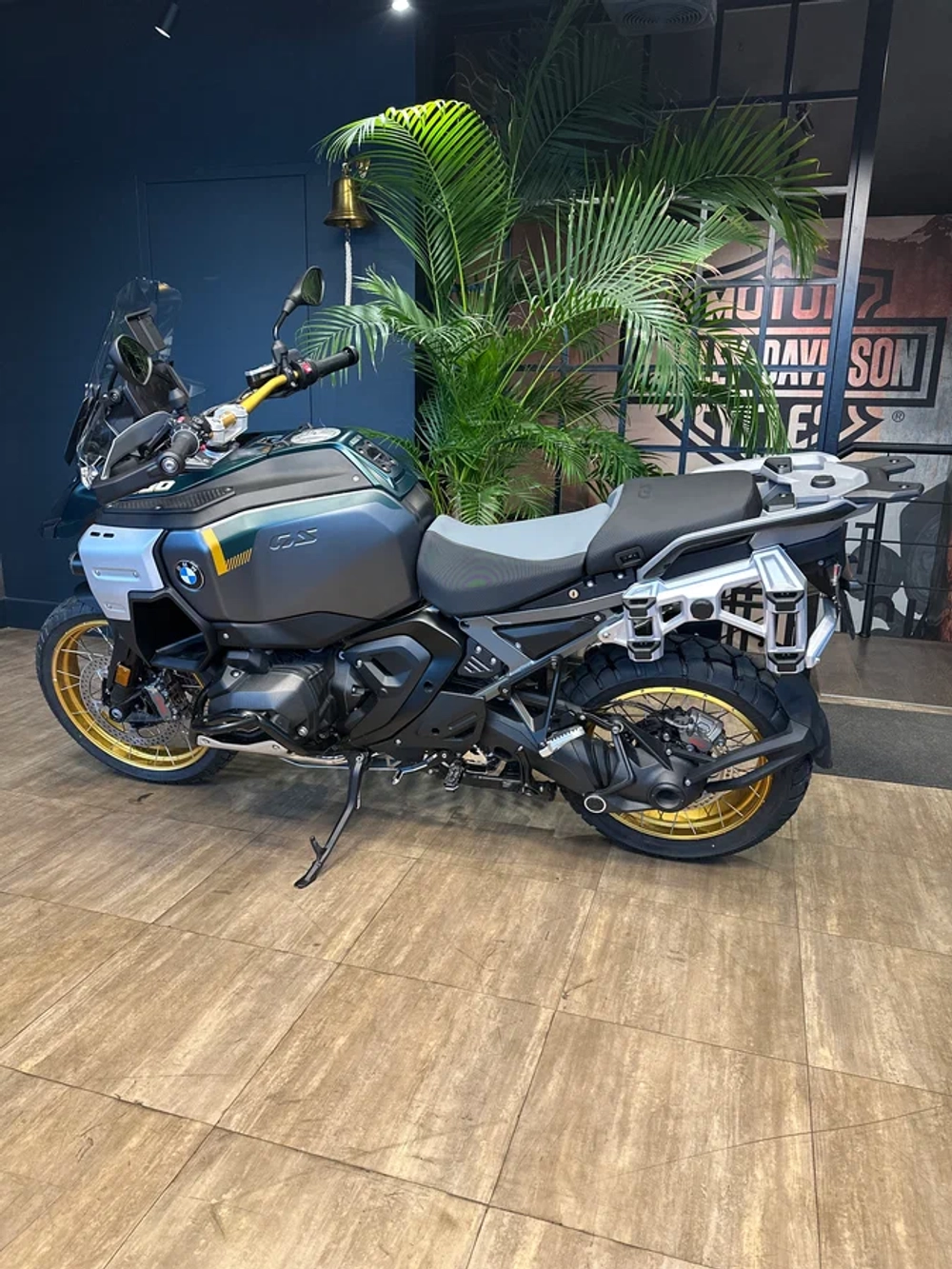 BMW R 1300 GS Adventure АКПП, 2025 зеленый