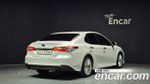 Toyota Camry 2.5 XLE Hybrid — 2019