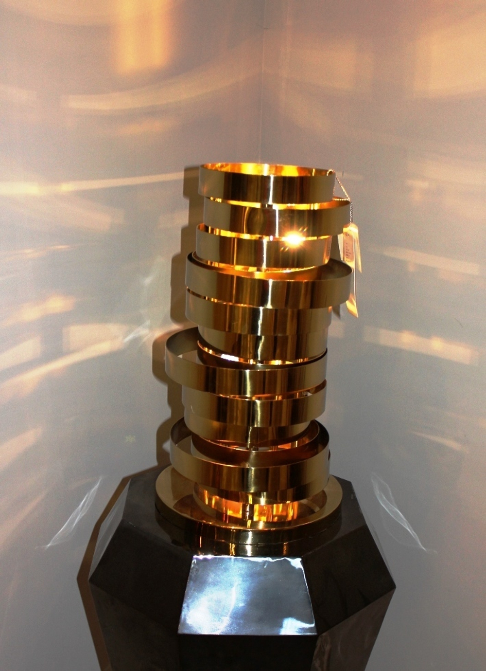 лампа RING lights wall lamp by HENGE style