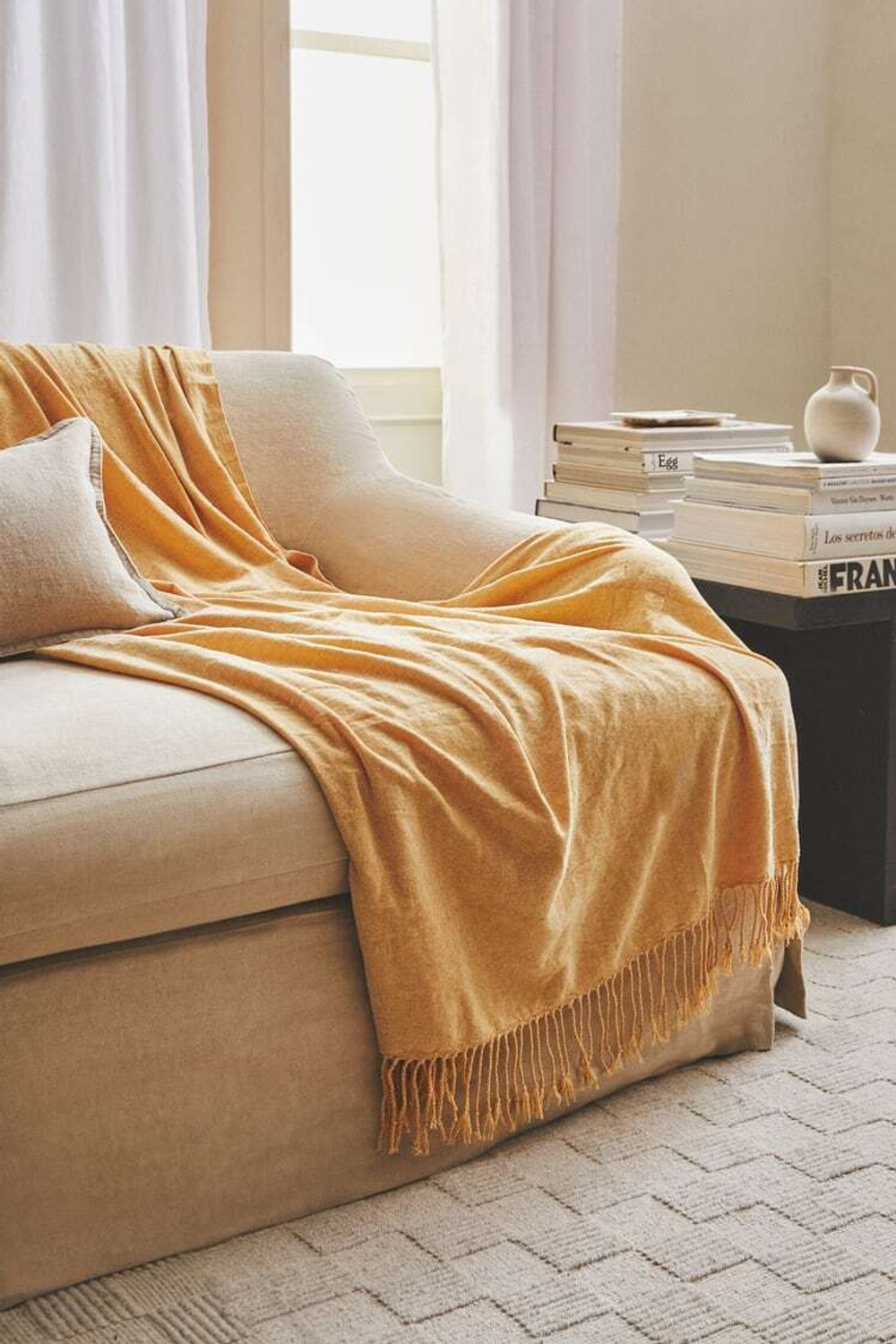 ZARA HOME МЯГКОЕ ПОКРЫВАЛО С БАХРОМОЙ, СВЕТЛО-ЖЕЛТЫЙ