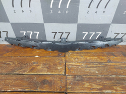 Кронштейн решетки радиатора Mercedes C (W205) 14-21 Б/У Оригинал A2058851165