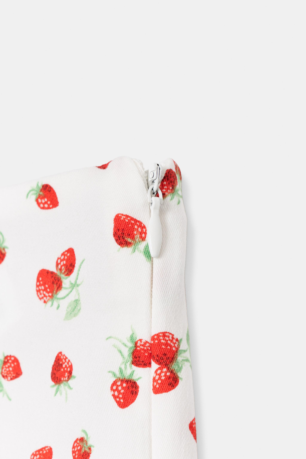 БРЮКИ КАПРИ С ПРИНТОМ КЛУБНИКИ — ZARA